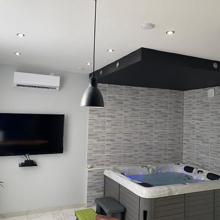 Appartement Spa Gingko, N1 Valenciennes, Wifi, Netflix Aulnoy-lez-Valenciennes Ngoại thất bức ảnh